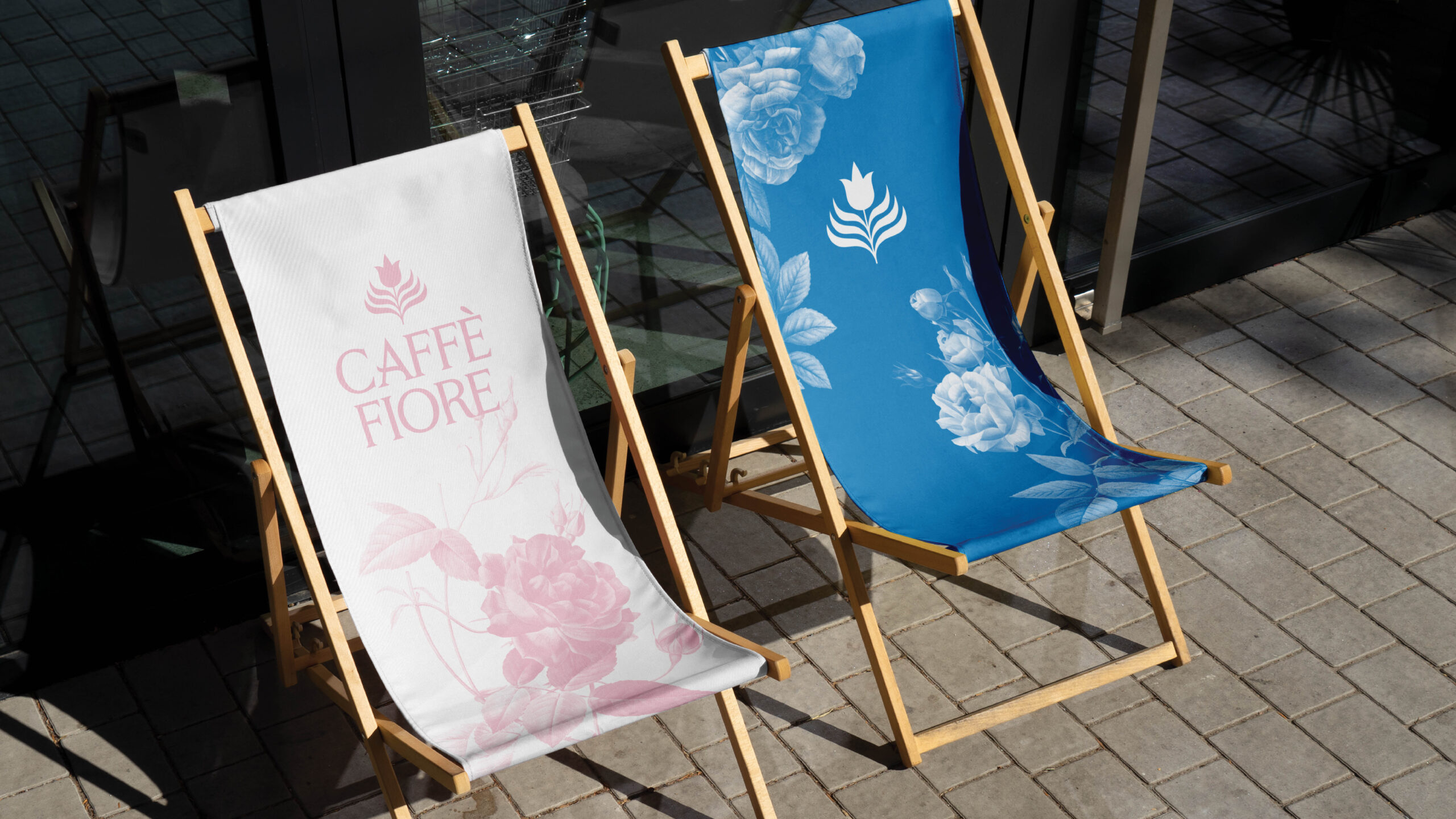 Caffè Fiore's sun chair designs.